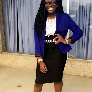 Meet your Posher, Lola